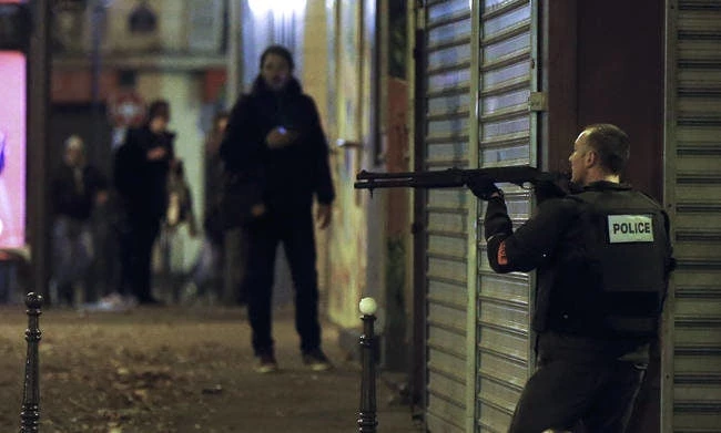 Σαν σήμερα πριν τρία χρόνια η τζιχαντιστική επίθεση στο Παρίσι – Η μέρα που άλλαξε για πάντα την Ευρώπη (εικόνες, βίντεο)